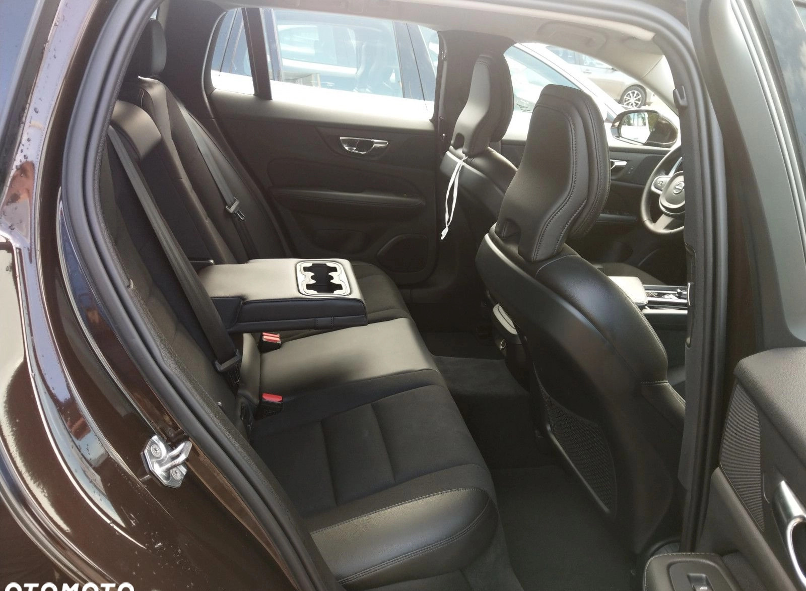Volvo V60 cena 119900 przebieg: 139998, rok produkcji 2020 z Suchowola małe 466